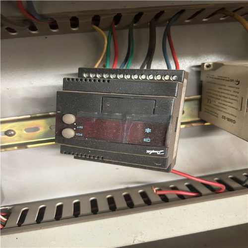 danfoss丹佛斯控制器EKC312 084B7250（诶诶电子）