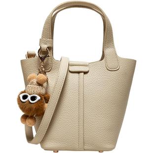 百思图春夏商场同款时尚百搭菜篮子水桶包单肩包斜挎包女X2670CX4