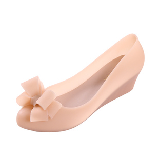 坡跟果冻鞋女新款蝴蝶结浅口雨季防水塑料凉鞋包头雨鞋防滑雨天鞋