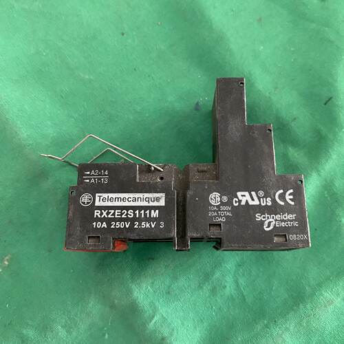 议价施耐德RXZE2S111M中间继电器座分离式插座小型继电器座