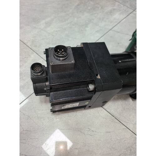 在线议价伺服电机 MDMF502L1G6M，5.0KW，实物拍摄