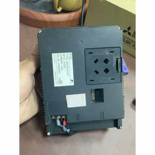 议价富士触摸屏UG221H-LE4Z2，24V供电，0.4A电流