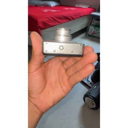 议价佳能ixus75功能好 屏幕有瑕疵