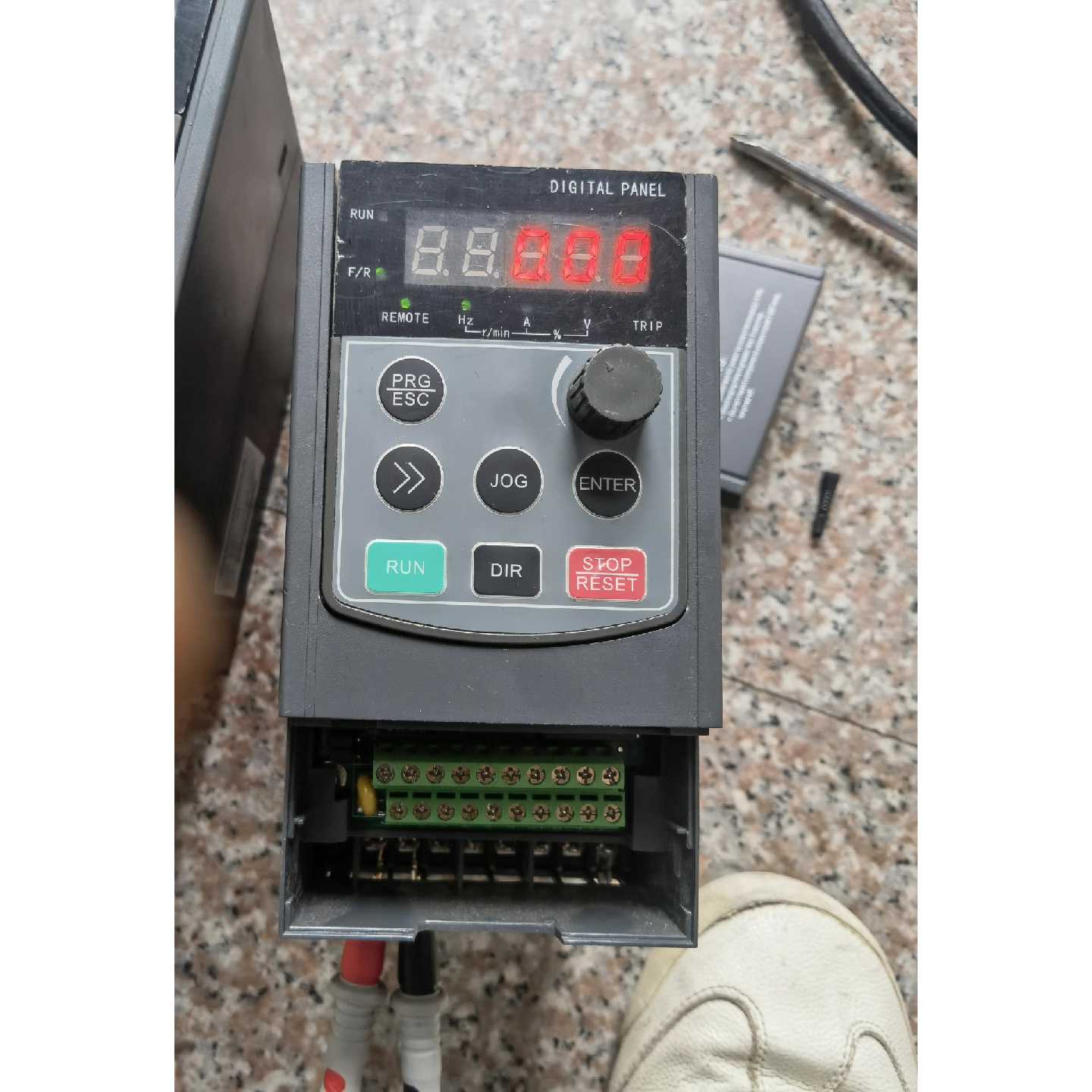 议价深圳云林变频器MT80S2R75GB0.75kw还有可维修
