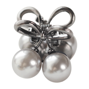 灰色樱桃白珠小抓夹女2026新款高级感发夹前额刘海夹侧边夹子发饰