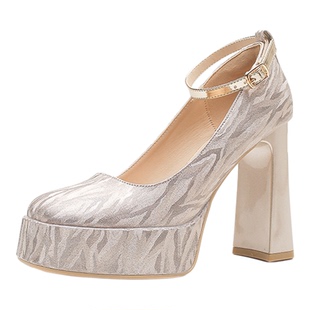 法式香槟色婚纱礼服鞋女粗跟亮片银色婚鞋厚底防水台一字带高跟鞋