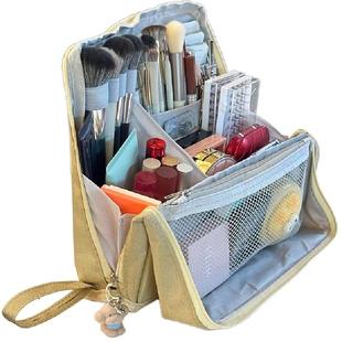 化妆包女2025新款分区可站立式大容量旅行外出手提便携式分格化妆刷收纳学生文具笔袋防水皮面高端外出洗漱包