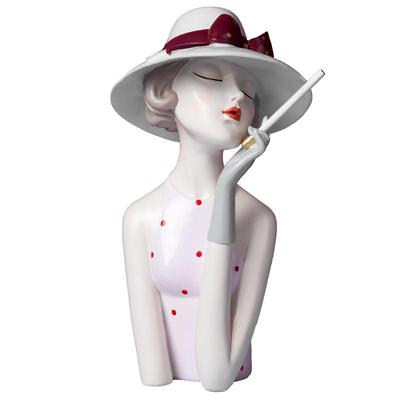 都市气质少女风服装店创意摆件