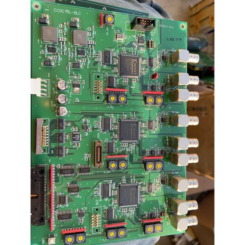XILINX XC3S250E开发板，一张上面有3个芯片，2