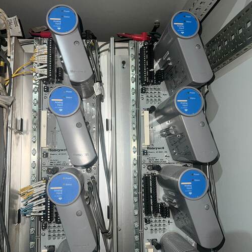 溢价-CC-PAIX01模拟输入模块，带底座CC-TAIX