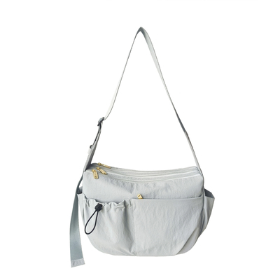 轻便多口袋尼龙布斜挎包包大容量