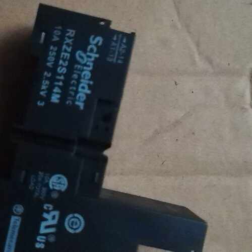施耐德继电器底座RXZE2S114M，全新原装正品，10A议价