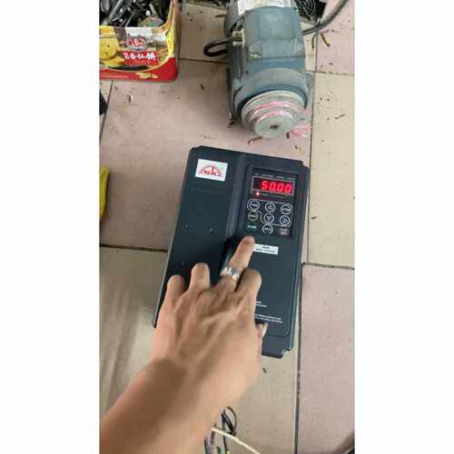 询价SK3200-004G-4变频器，4KW，三相380V，