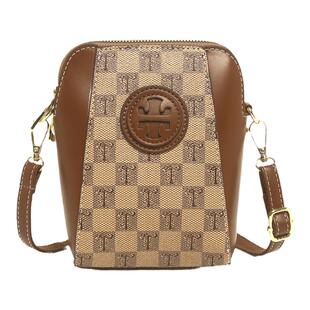 今年流行斜挎小包包女2026新款复古女士手机包时尚迷你多层零钱包