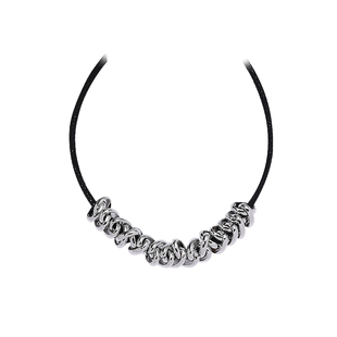 高级感冷淡风黑绳金属吊坠项链气质冷淡风短款颈链秋冬毛衣卫衣链