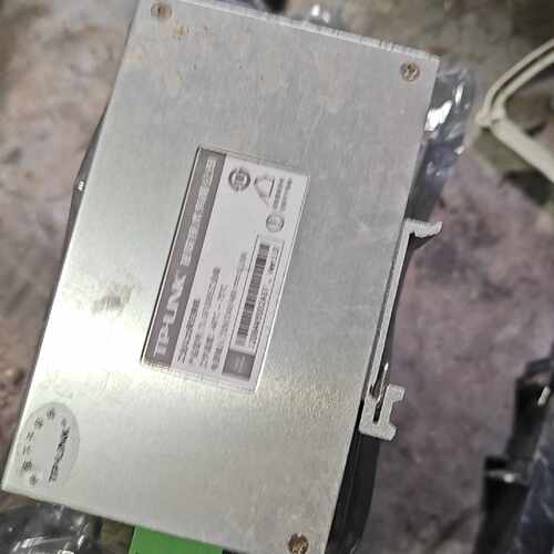 溢价-TP一LlNK工业以太网交换机11个，型号。TL一SF100