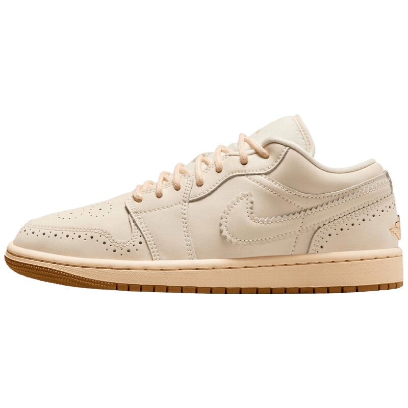 NIKE耐克女子WMNS AIR JORDAN 1 LOW SE运动训练篮球鞋IO0759-100