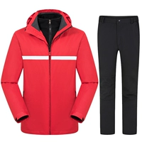 Красные съемные черные штаны