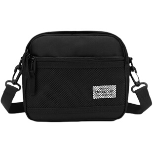 男士斜挎包潮牌简约单肩包日系男款斜挎小包运动休闲小型手机挎包