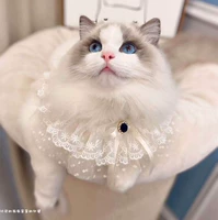 Светло-желтого