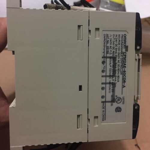 议价9成新欧姆龙CPM2AE-60CDR-A拆机89成新 包功能正常