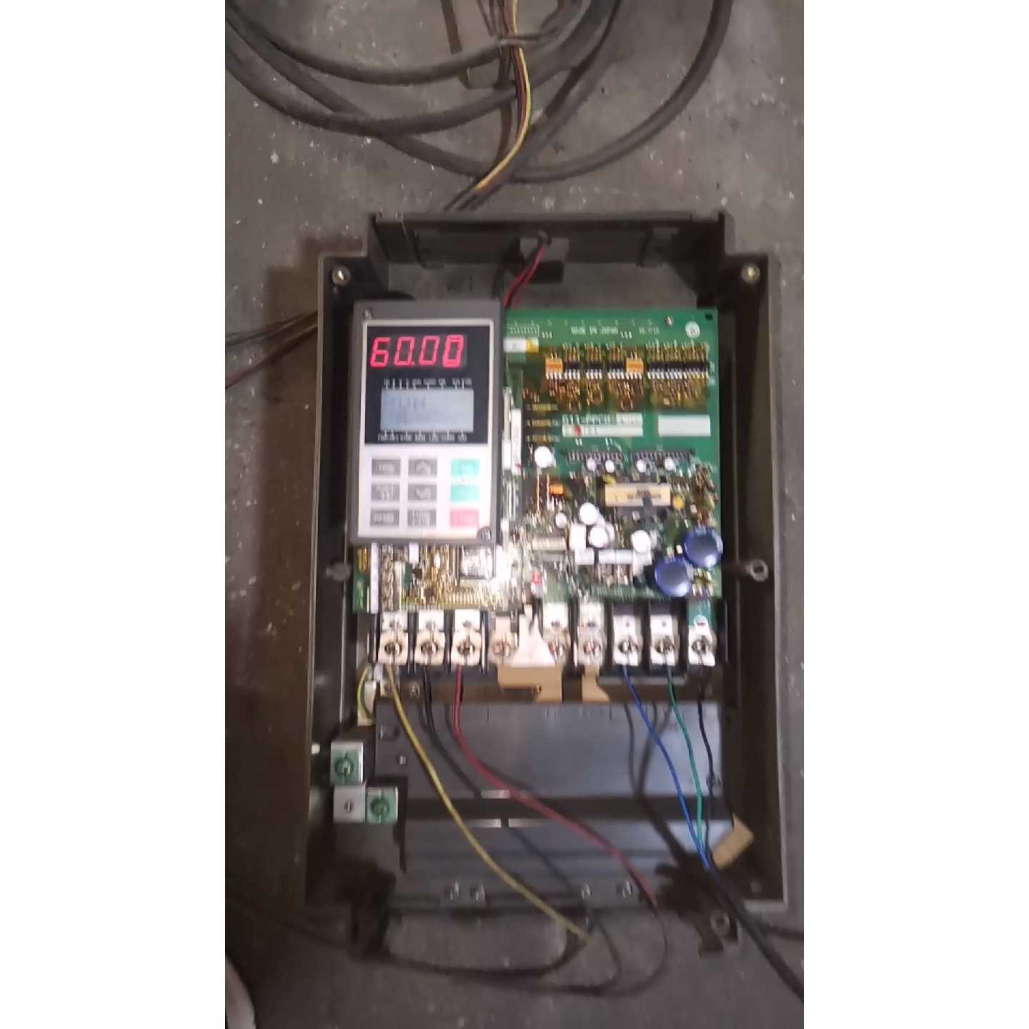 议价日本富士变频器22KWFRN22P11S4CX拆机可维修