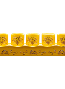 观音供奉仙家财神爷佛台