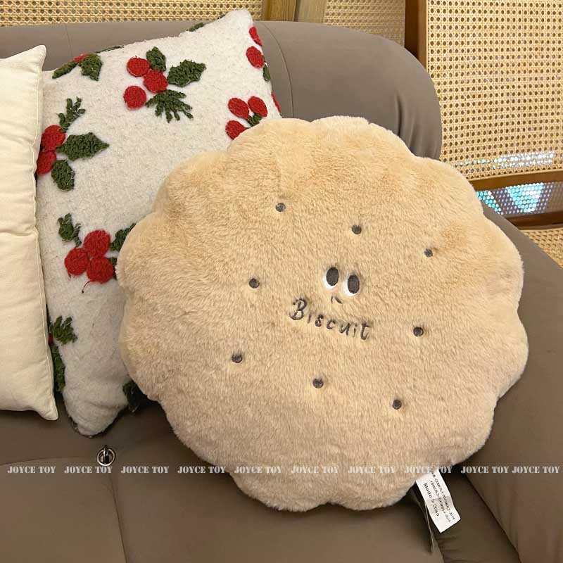 可爱黄油饼干抱枕被子珊瑚毯子两用靠枕办公室午睡枕头抱枕车载用
