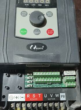 溢价-SUNYE日业变频器，型号CM530-A4T1RSGB/2R