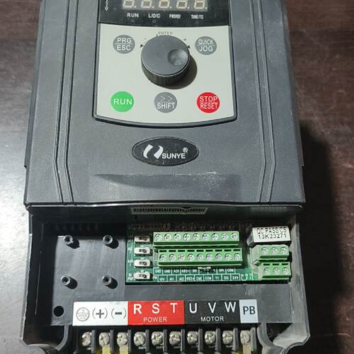 溢价-SUNYE日业变频器，型号CM530-A4T1RSGB/2R