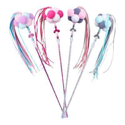 仙女逗猫棒多彩飘带迅速吸睛