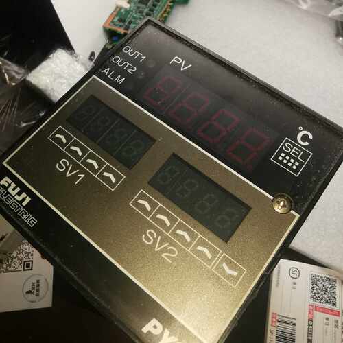 议价工厂库存余件富士原装现货日本富士温控湿度显示器PYSTBBB询