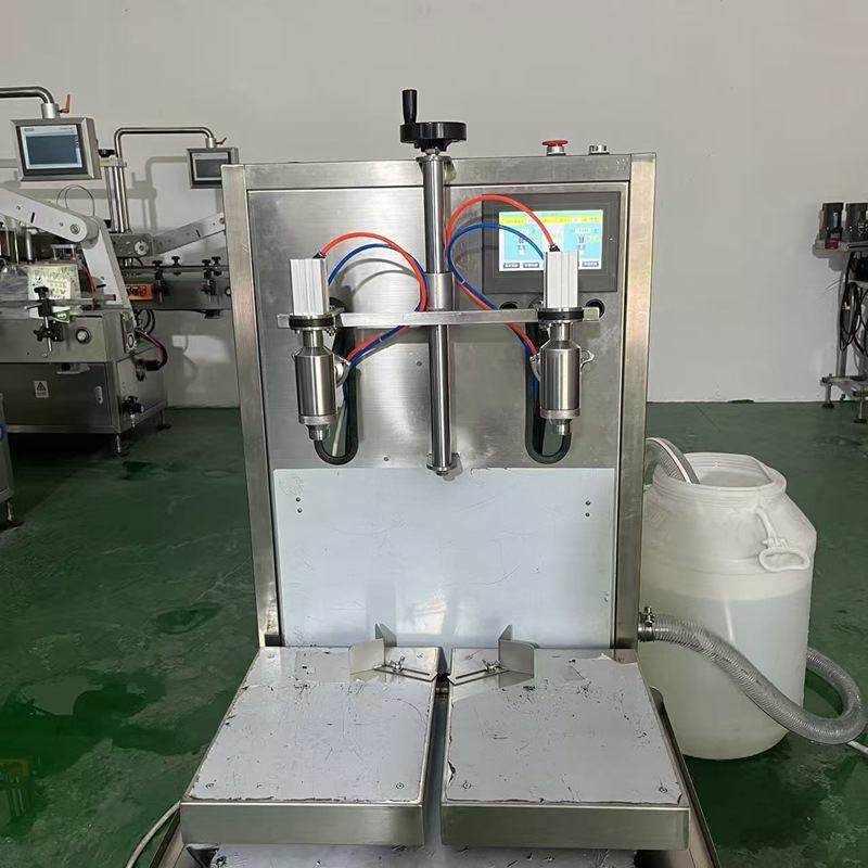 2头半自动称重式灌装机 润滑油灌装机 防冻液 液体肥料灌装旋盖机