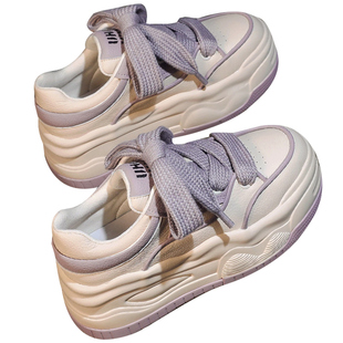 春秋2026年新款超火内增高小白鞋女厚底百搭运动休闲爆款透气板鞋