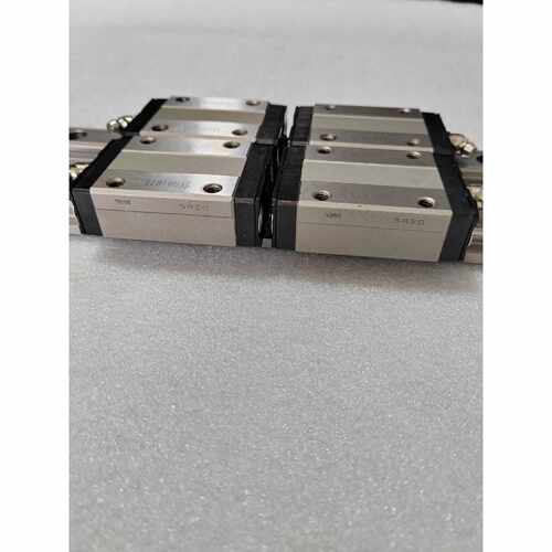 THK  SR20直线导轨滑，滑块安装孔距：32*32，组合
