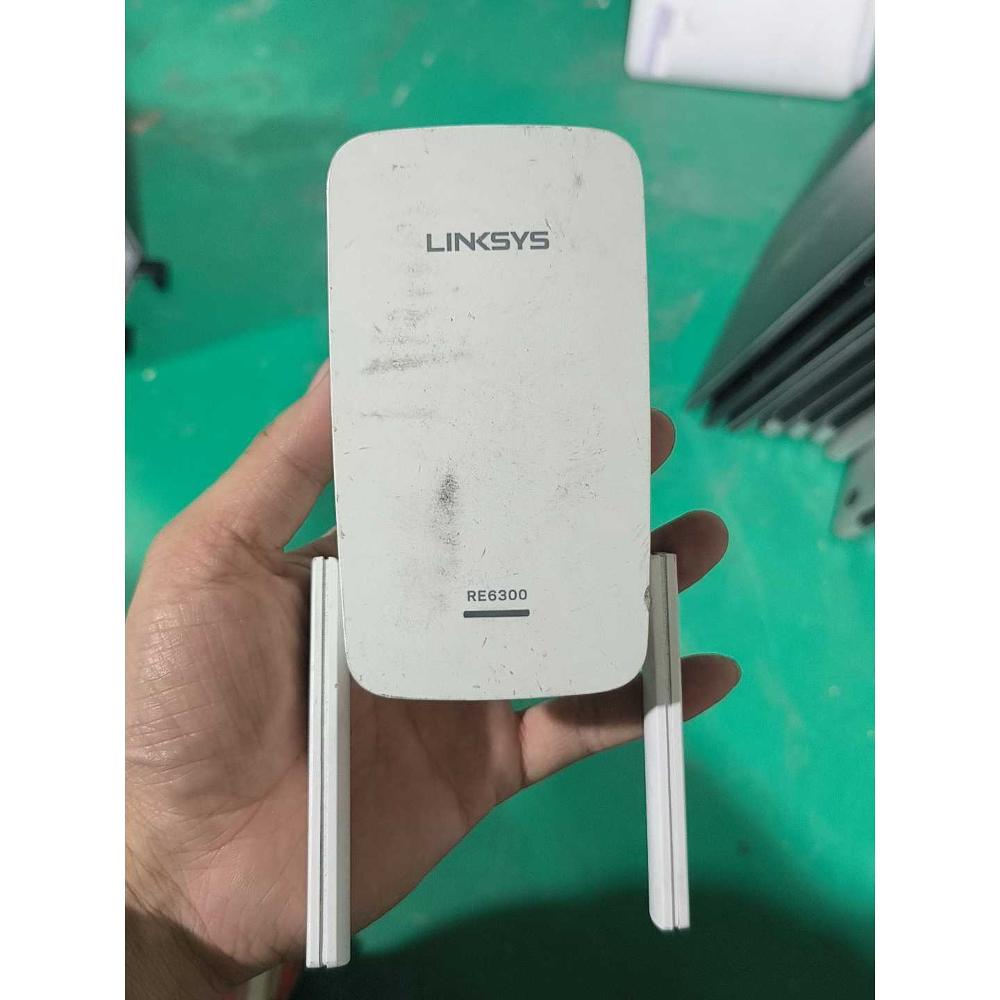 Linksys领势RE6300无线扩展器,成色有明显使用痕迹