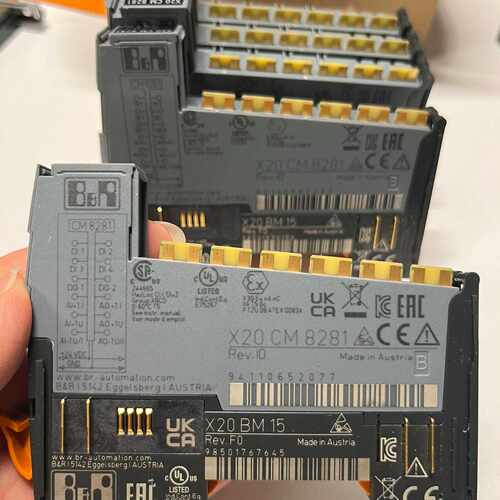 溢价-X20CM8281模块，