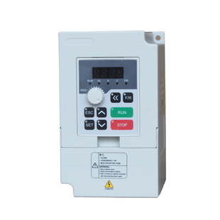 矢量型变频器1.5 2.2 4 5.5 7.5 11 15KW220vv三相380电机调速器