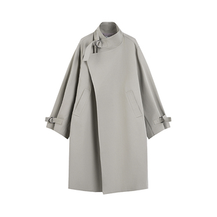 COLN秋风掠过下摆便是秋日烂漫的标准答案无扣宽松风衣也随风而已