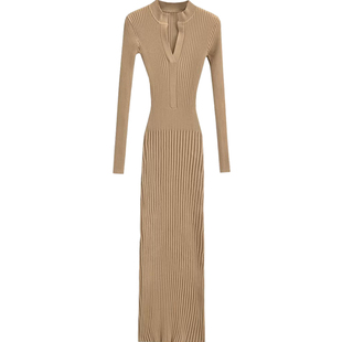 棉洋复古气质v领修身长款连衣裙秋新款ins女神长袖坑条包臀针织裙