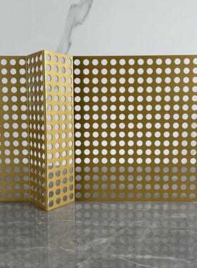 现代简约折叠桌面镂空网片屏风金属托盘样板房售楼处软装饰品摆件