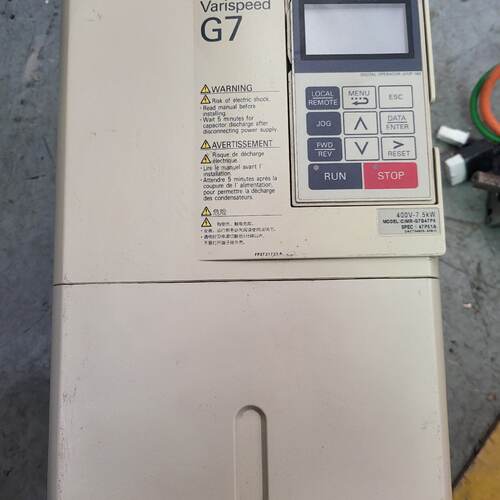 咨询后拍安川变频器7.5KW CIMR-G7B47P5 原装拆机，已