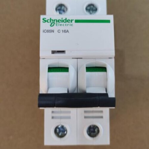议价原装施耐德微型断路器   IC65N  2P  C16A