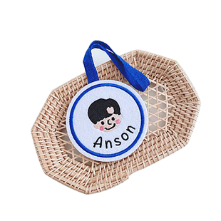 原创定制姓名字贴钥匙扣幼儿园包包刺绣挂件儿童书包防走丢挂牌