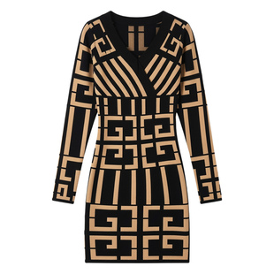 针织连衣裙女秋冬收腰显瘦格子撞色V领中长款内搭包臀毛衣打底裙