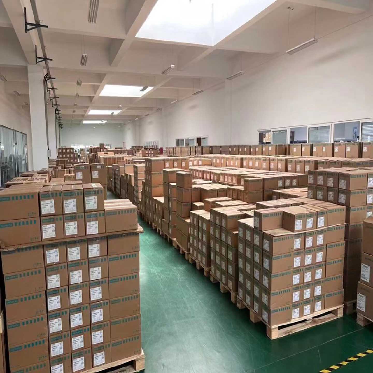 议价西门子楼宇DDC控制器PXC24.2-PE.A PXC24.2-PEF32.A现货供应