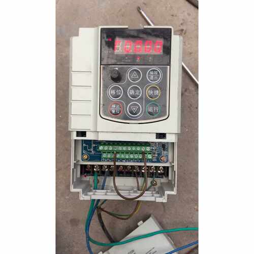 询价沂川变频器塑料机械专用变频器YC20002R2G4S