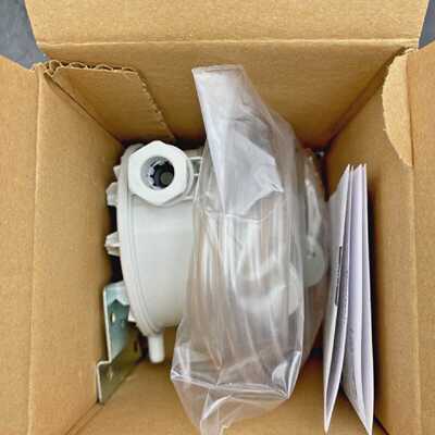 1Pc X HUBA CONTROL 604.9010022 Differential Pressure Manosta