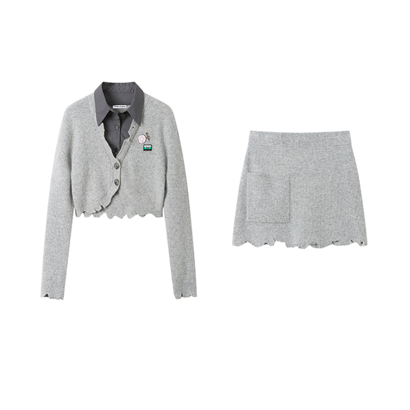 【张慧雯同款】ANDREA MARTIN秋新款马海毛假两件徽章毛针织衫