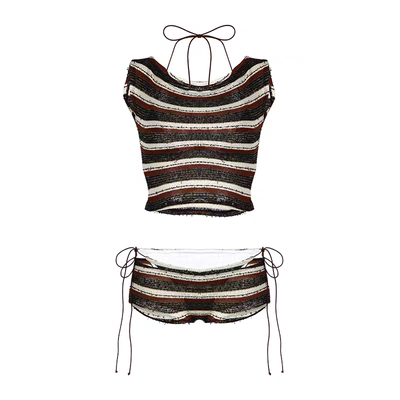 Jennie同款条纹露肩比基尼泡温泉